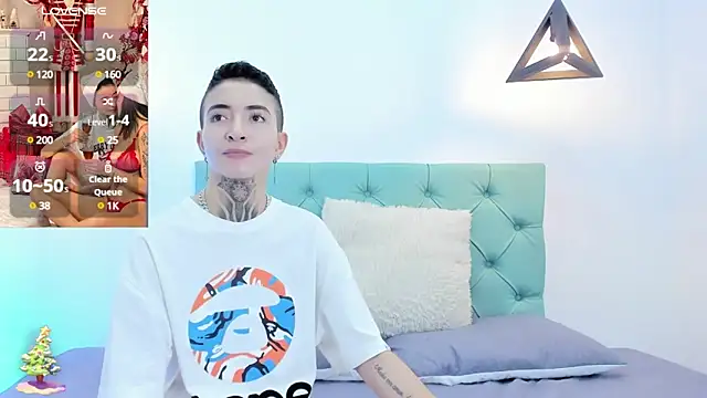 Tinny and Candy online show from December 2024 04:35:02 PM