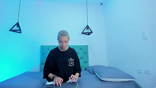 Tinny and Candy online show from March 2025 01:05:02 PM