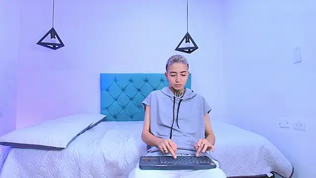 Tinny and Candy online show from March 2025 01:12:01 PM