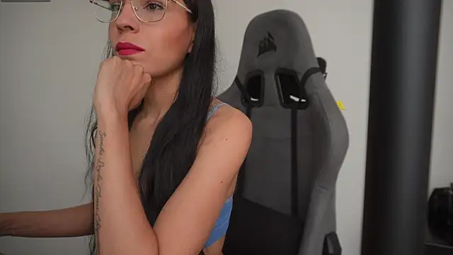 Snapshot of little-eli chatting on December 2025 07:11:02 PM little-eli online show from December 2025 07:11:02 PM