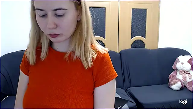 Snapshot of VioletaFlower7 chatting on February 2025 09:15:01 PM VioletaFlower7 online show from February 2025 09:15:01 PM