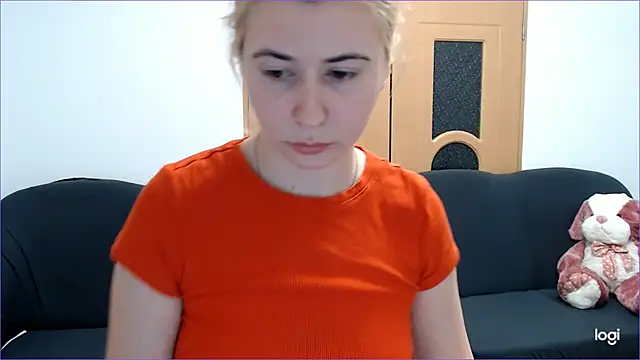 Snapshot of VioletaFlower7 chatting on February 2025 09:05:02 PM VioletaFlower7 online show from February 2025 09:05:02 PM