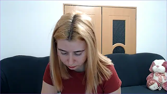 Snapshot of VioletaFlower7 chatting on February 2025 09:56:02 AM VioletaFlower7 online show from February 2025 09:56:02 AM