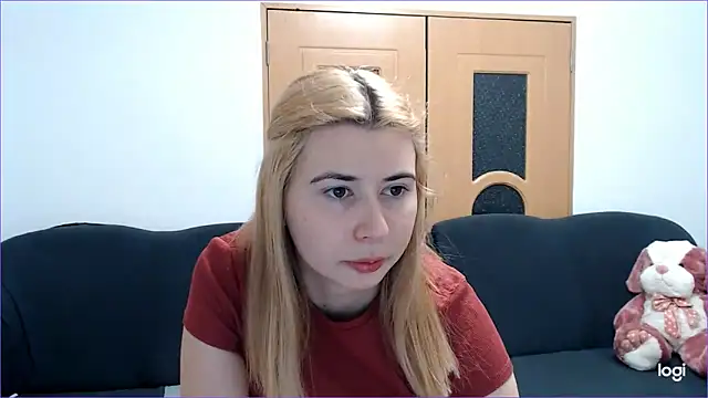 Snapshot of VioletaFlower7 chatting on February 2025 08:33:02 AM VioletaFlower7 online show from February 2025 08:33:02 AM