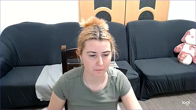 Snapshot of VioletaFlower7 chatting on March 2025 09:38:02 PM VioletaFlower7 online show from March 2025 09:38:02 PM