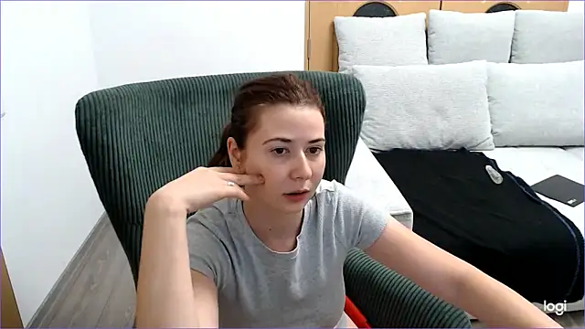 Snapshot of VioletaFlower7 chatting on September 2025 08:08:02 PM VioletaFlower7 online show from September 2025 08:08:02 PM