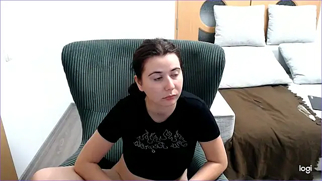 Snapshot of VioletaFlower7 chatting on November 2025 10:10:02 PM VioletaFlower7 online show from November 2025 10:10:02 PM