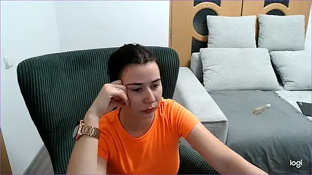 Snapshot of VioletaFlower7 chatting on November 2025 06:20:01 PM VioletaFlower7 online show from November 2025 06:20:01 PM