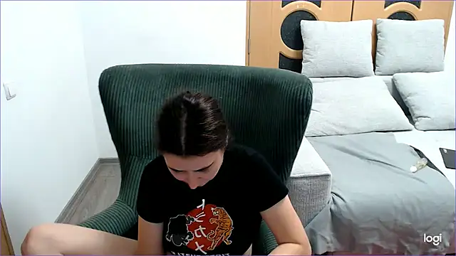 Snapshot of VioletaFlower7 chatting on November 2025 08:18:01 PM VioletaFlower7 online show from November 2025 08:18:01 PM