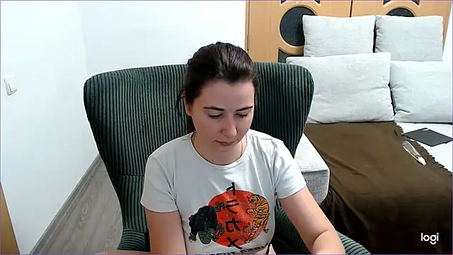 Snapshot of VioletaFlower7 chatting on November 2025 09:03:02 PM VioletaFlower7 online show from November 2025 09:03:02 PM