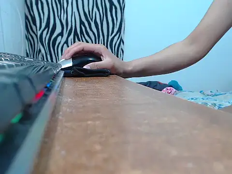Snapshot of home_vlak chatting on May 2026 01:56:01 AM home vlak online show from May 2026 01:56:01 AM