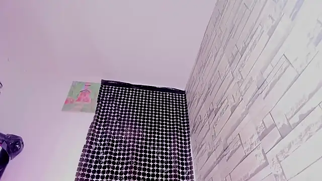 Snapshot of MiaKirshner chatting on February 2025 01:17:02 PM MiaKirshner online show from February 2025 01:17:02 PM