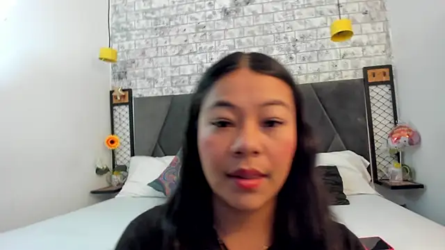 Snapshot of MilaaAdams chatting on October 2025 10:05:02 AM MilaaAdams online show from October 2025 10:05:02 AM