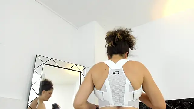 Juliabadlee online show from December 2024 03:32:01 AM