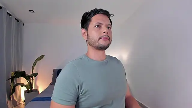 Nate Ocean online show from December 2025 01:01:02 AM