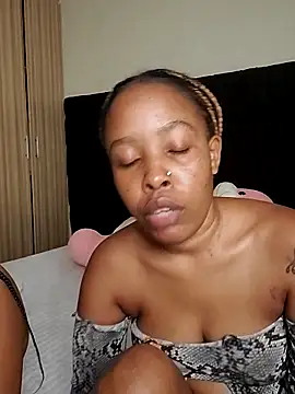 R-thequeen online show from April 2026 11:50:02 AM