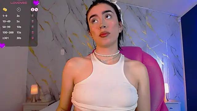 Snapshot of Julieta_De_Los_Angeles chatting on January 2025 09:34:01 AM Julieta De Los Angeles online show from January 2025 09:34:01 AM