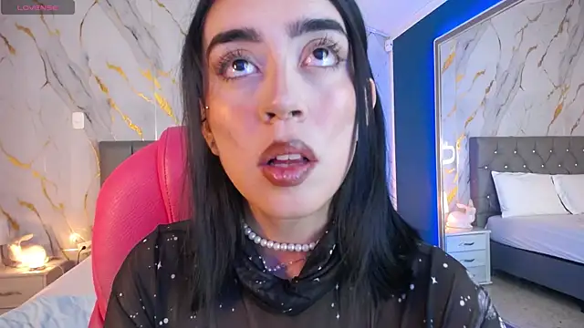 Snapshot of Julieta_De_Los_Angeles chatting on January 2025 03:55:01 AM Julieta De Los Angeles online show from January 2025 03:55:01 AM