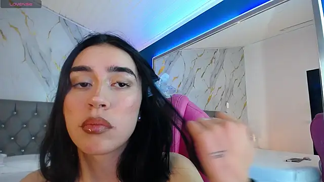 Snapshot of Julieta_De_Los_Angeles chatting on January 2025 06:53:02 AM Julieta De Los Angeles online show from January 2025 06:53:02 AM