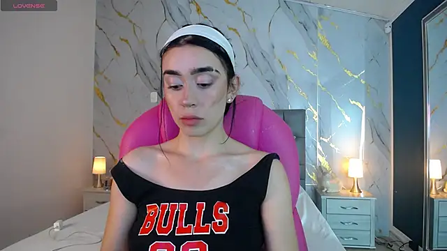 Snapshot of Julieta_De_Los_Angeles chatting on January 2025 03:33:01 AM Julieta De Los Angeles online show from January 2025 03:33:01 AM