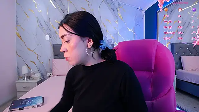 Snapshot of Julieta_De_Los_Angeles chatting on February 2025 03:34:02 AM Julieta De Los Angeles online show from February 2025 03:34:02 AM