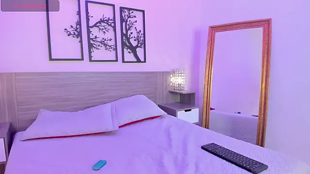 SkinnyFoxy online show from January 2025 07:31:01 PM