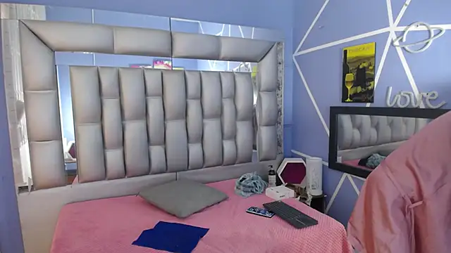 sophia ny online show from March 2025 01:26:02 PM