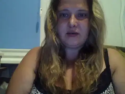 Snapshot of ParisMimi chatting on August 2026 07:05:01 PM ParisMimi online show from August 2026 07:05:01 PM