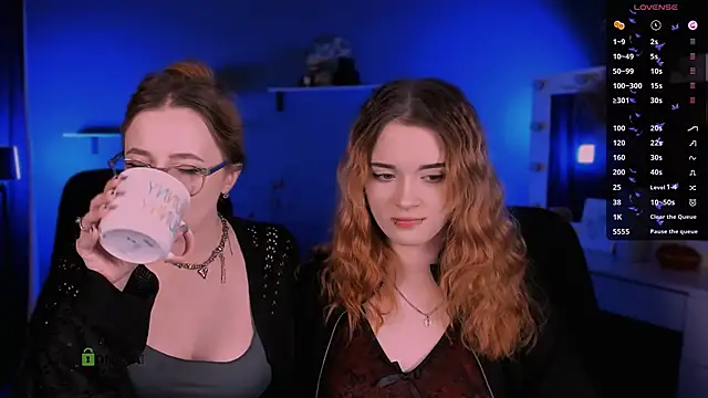 liana kisses online show from September 2025 07:25:01 PM