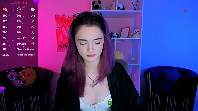 liana kisses online show from September 2025 07:04:01 PM