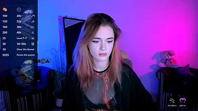 liana kisses online show from October 2025 07:03:01 PM