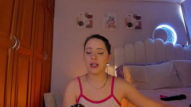 martinaaricci online show from December 2025 02:54:01 PM