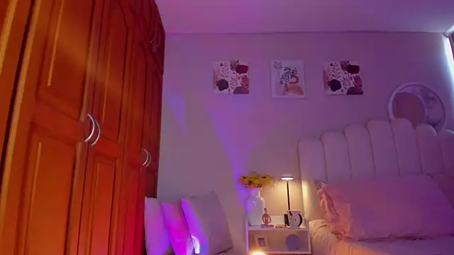 martinaaricci online show from March 2026 03:12:02 PM