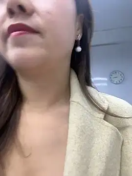 Efangfang online show from February 2025 12:48:02 PM