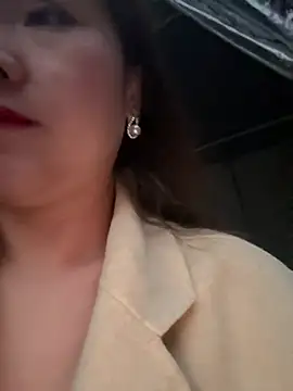 Efangfang online show from March 2025 10:31:02 PM