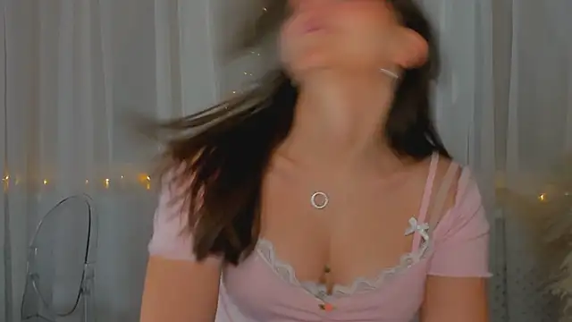 Snapshot of EmiliaDreams chatting on January 2025 03:34:02 PM EmiliaDreams online show from January 2025 03:34:02 PM