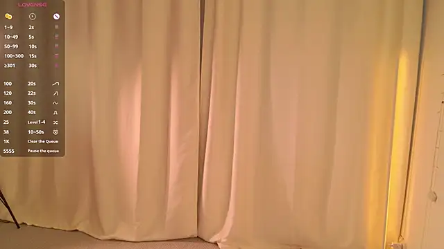 Snapshot of EmiliaDreams chatting on September 2025 03:01:01 PM EmiliaDreams online show from September 2025 03:01:01 PM