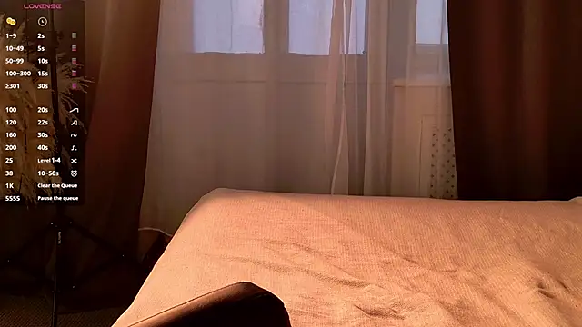 Snapshot of EmiliaDreams chatting on September 2025 03:25:01 PM EmiliaDreams online show from September 2025 03:25:01 PM