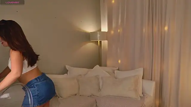EmiliaDreams online show from July 2026 06:45:02 PM