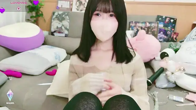 Conatsu online show from November 2025 04:15:02 AM