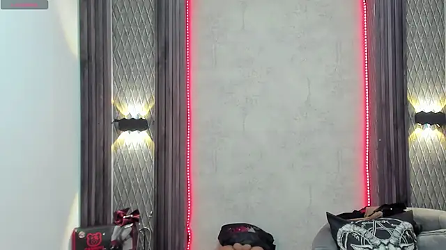 selene red  online show from February 2025 07:44:01 PM