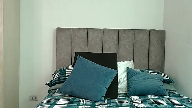 karina lewis  online show from February 2026 04:22:02 AM