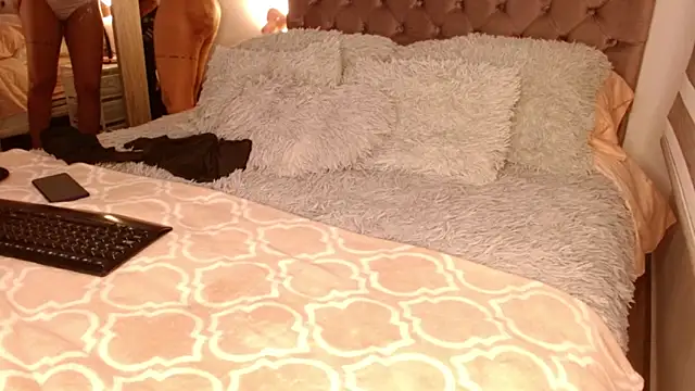 Roussmariehenao online show from October 2025 03:04:02 AM