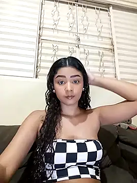 Snapshot of heleny901 chatting on February 2025 09:14:01 PM heleny901 online show from February 2025 09:14:01 PM