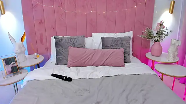 AprilWong online show from January 2025 12:26:02 PM