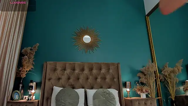 AprilWong online show from March 2025 12:22:01 PM