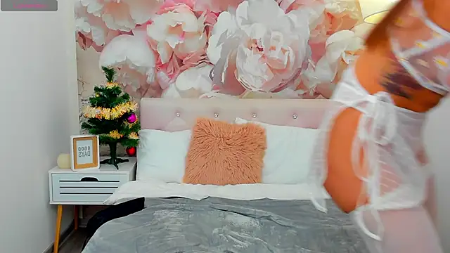 AprilWong online show from December 2025 06:20:01 AM