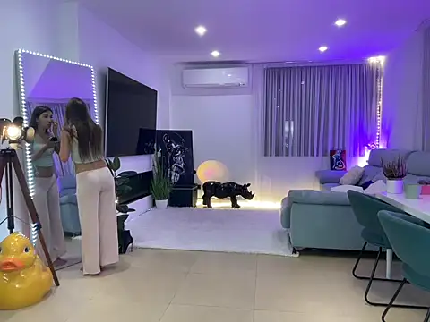 Mika Miller online show from September 2025 08:52:02 PM