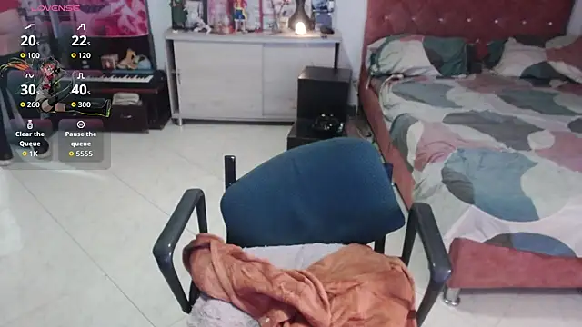 Avril2001 online show from October 2025 02:30:02 AM