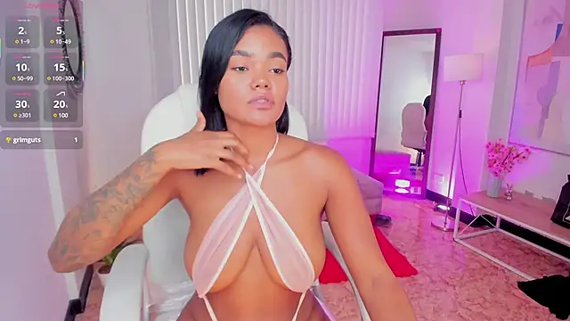 Snapshot of madisson_davon chatting on March 2025 04:37:01 PM madisson davon online show from March 2025 04:37:01 PM